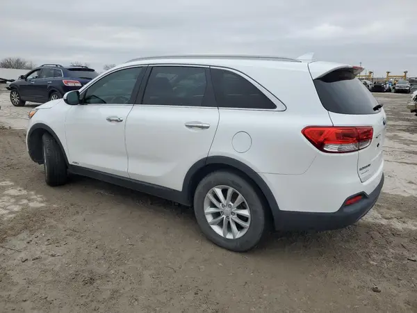 5XYPGDA33HG272252 2017 KIA SORENTO - Image 2
