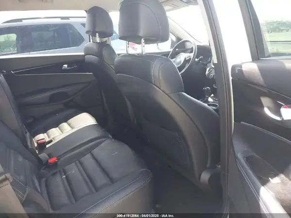 5XYPGDA33HG273739 2017 KIA SORENTO - Image 8
