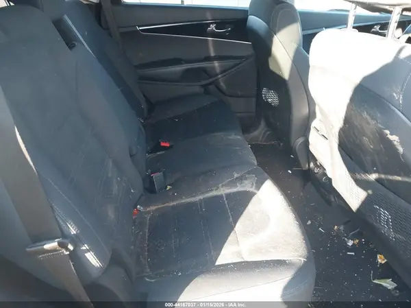 5XYPGDA33HG278519 2017 KIA SORENTO - Image 8