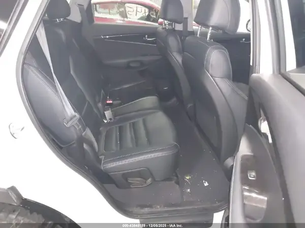 5XYPGDA33HG278567 2017 KIA SORENTO - Image 8