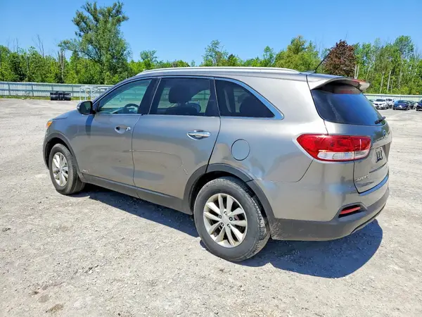 5XYPGDA33HG281727 2017 KIA SORENTO - Image 2