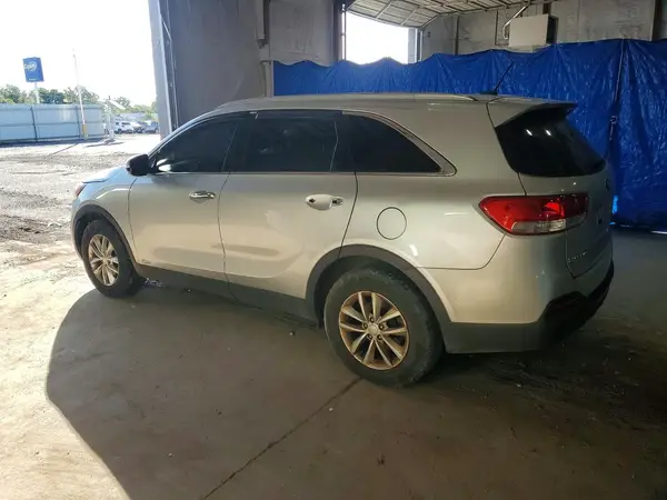 5XYPGDA33HG282991 2017 KIA SORENTO - Image 2