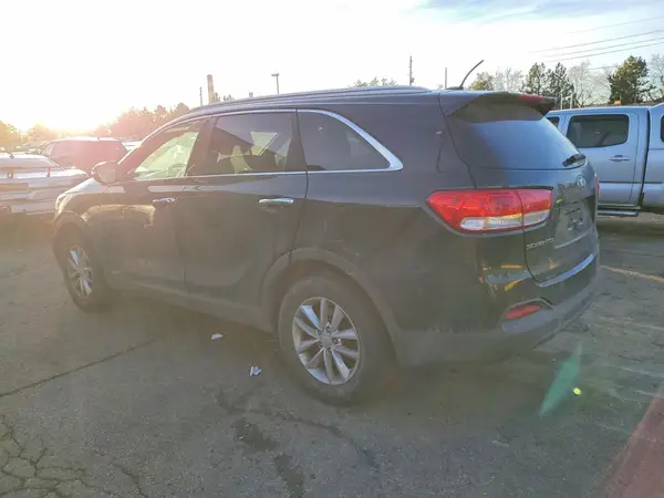 5XYPGDA33HG288404 2017 KIA SORENTO - Image 2