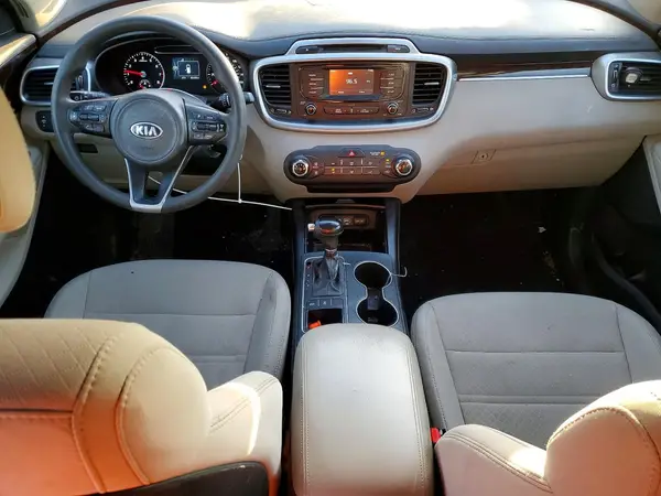 5XYPGDA33HG288404 2017 KIA SORENTO - Image 8