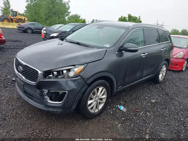 5XYPGDA33HG293991 2017 KIA SORENTO - Image 2