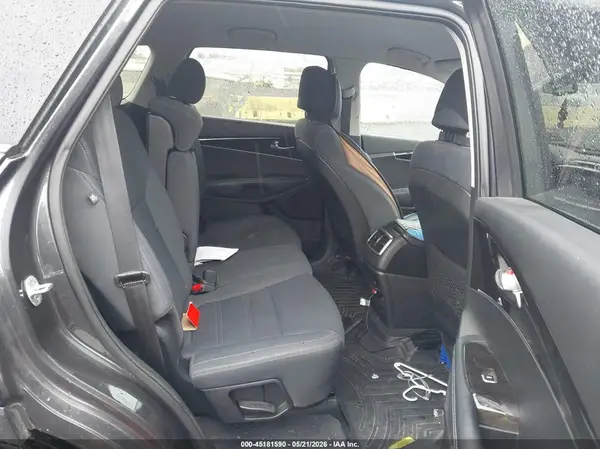 5XYPGDA33HG293991 2017 KIA SORENTO - Image 8