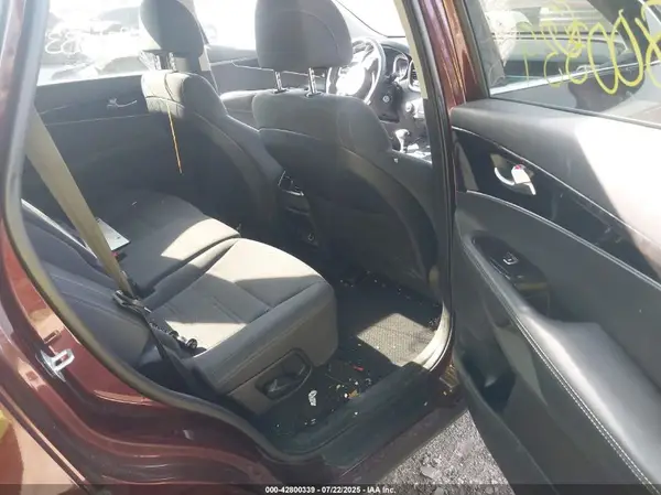 5XYPGDA33HG297216 2017 KIA SORENTO - Image 8