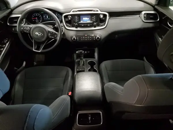 5XYPGDA33HG302303 2017 KIA SORENTO - Image 8