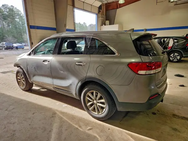 5XYPGDA33HG318744 2017 KIA SORENTO - Image 2