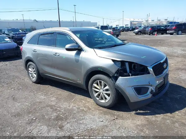 5XYPGDA33HG320641 2017 KIA SORENTO - Image 1