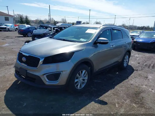 5XYPGDA33HG320641 2017 KIA SORENTO - Image 2