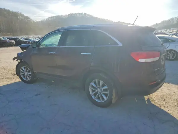 5XYPGDA33HG322910 2017 KIA SORENTO - Image 2