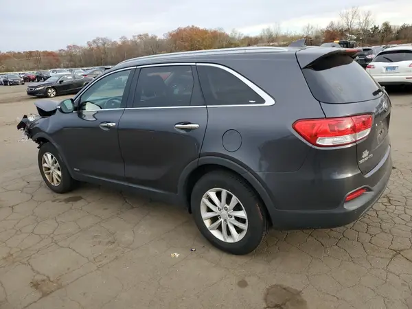 5XYPGDA33HG324463 2017 KIA SORENTO - Image 2