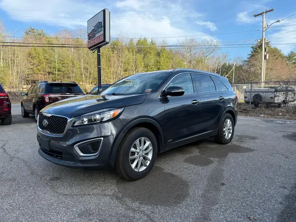 5XYPGDA33HG326827 2017 KIA SORENTO - Image 2