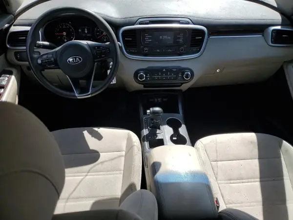 5XYPGDA33HG329050 2017 KIA SORENTO - Image 8