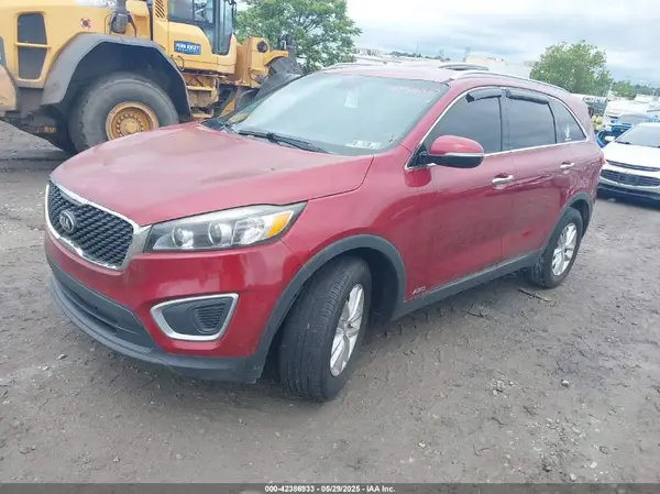 5XYPGDA33HG331624 2017 KIA SORENTO - Image 2