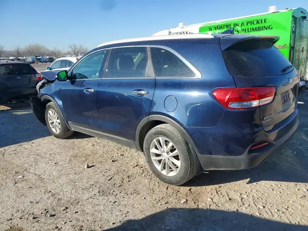 5XYPGDA33HG334099 2017 KIA SORENTO - Image 2