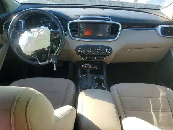 5XYPGDA33HG334099 2017 KIA SORENTO - Image 8