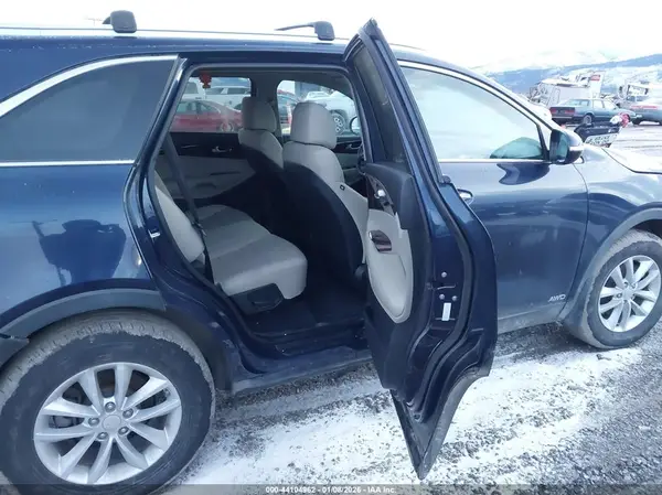 5XYPGDA33HG336581 2017 KIA SORENTO - Image 8