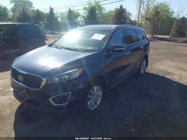 5XYPGDA33HG336600 2017 KIA SORENTO - Image 2