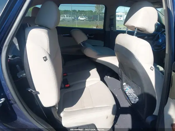 5XYPGDA33HG336600 2017 KIA SORENTO - Image 8