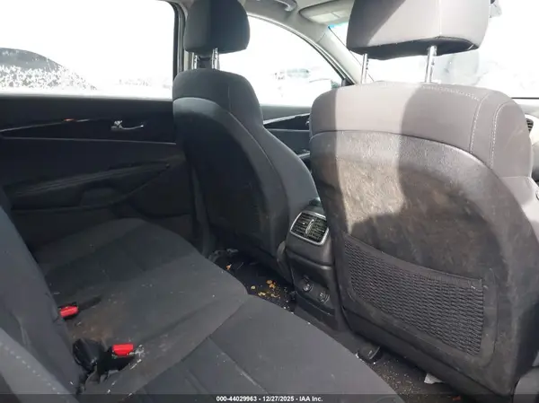 5XYPGDA33JG347926 2018 KIA SORENTO - Image 8