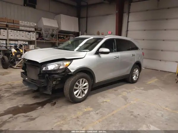 5XYPGDA33JG361552 2018 KIA SORENTO - Image 2