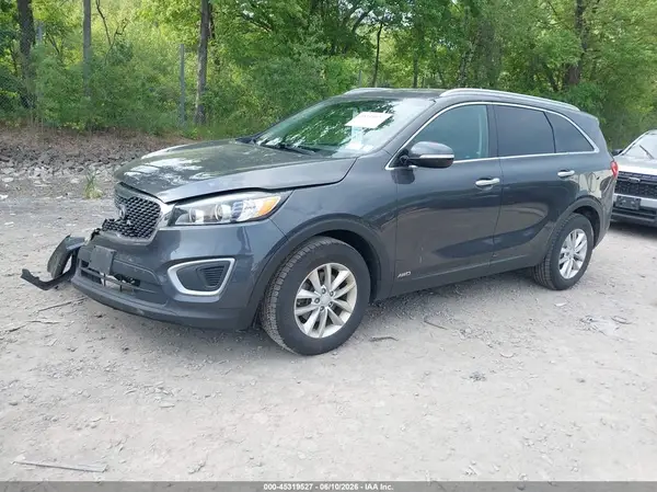 5XYPGDA33JG381462 2018 KIA SORENTO - Image 2