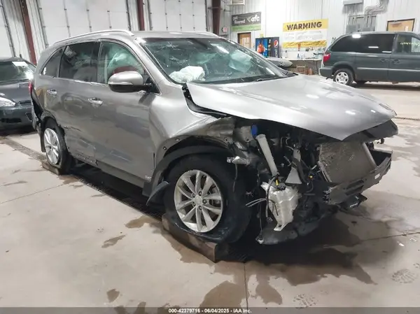 5XYPGDA33JG400964 2018 KIA SORENTO - Image 1