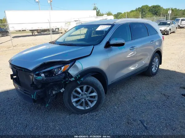 5XYPGDA33JG423712 2018 KIA SORENTO - Image 2