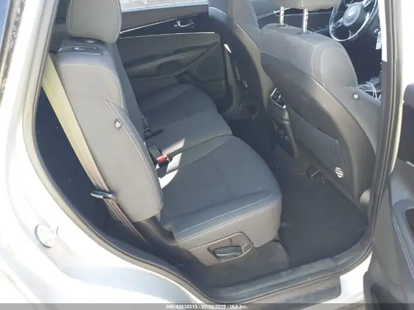 5XYPGDA33JG423712 2018 KIA SORENTO - Image 8