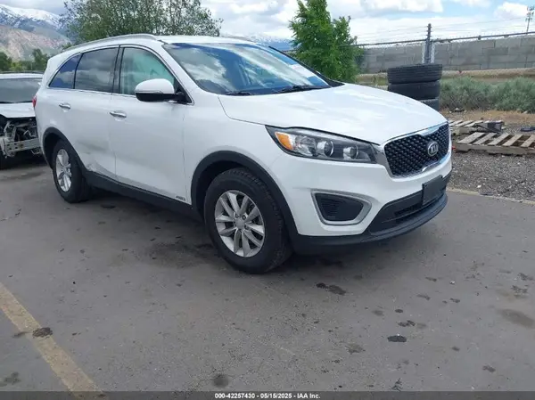 5XYPGDA33JG428778 2018 KIA SORENTO - Image 1
