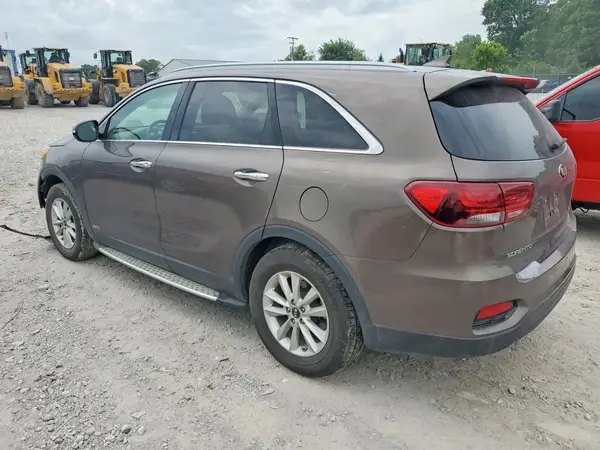 5XYPGDA33KG436607 2019 KIA SORENTO - Image 2