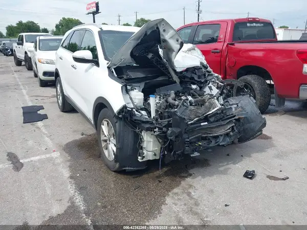 5XYPGDA33KG440074 2019 KIA SORENTO - Image 1