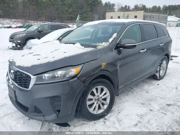 5XYPGDA33KG444450 2019 KIA SORENTO - Image 2