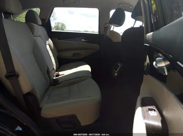 5XYPGDA33KG460163 2019 KIA SORENTO - Image 8