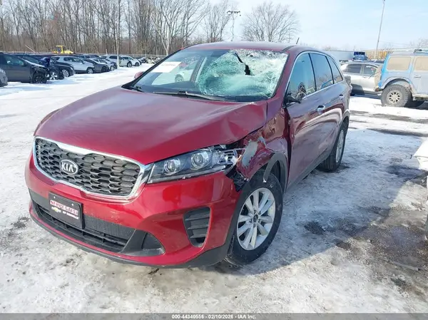 5XYPGDA33KG469140 2019 KIA SORENTO - Image 2