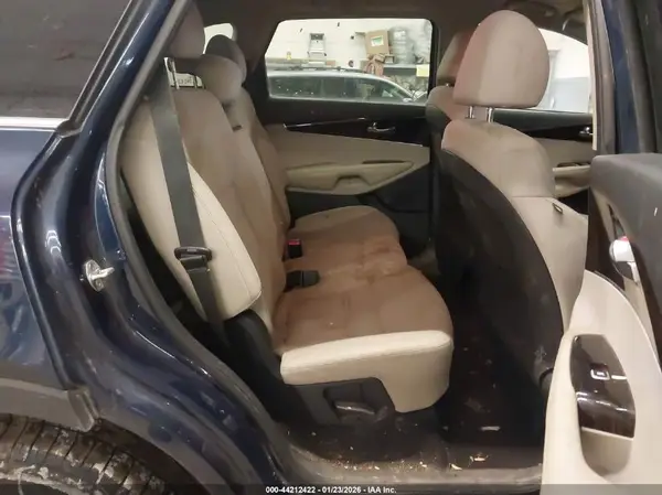 5XYPGDA33KG472085 2019 KIA SORENTO - Image 8