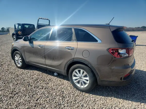 5XYPGDA33KG474094 2019 KIA SORENTO - Image 2