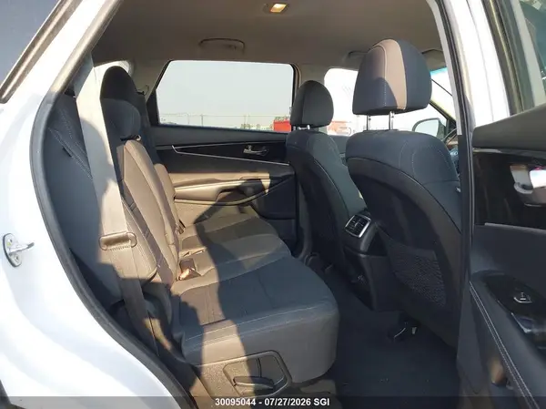 5XYPGDA33KG481823 2019 KIA SORENTO - Image 8