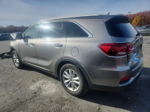 5XYPGDA33KG522953 2019 KIA SORENTO - Image 2