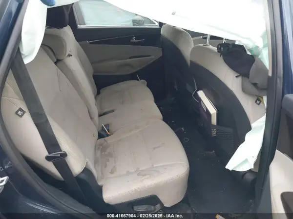 5XYPGDA33KG529370 2019 KIA SORENTO - Image 8