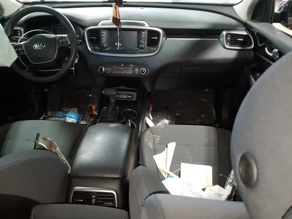 5XYPGDA33KG546847 2019 KIA SORENTO - Image 8