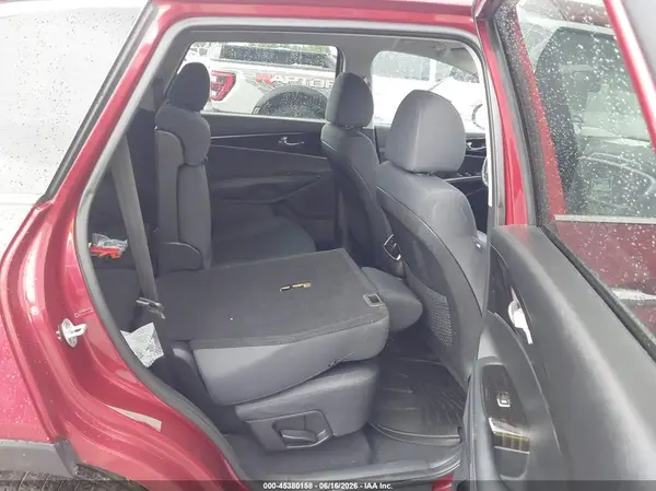 5XYPGDA33KG557170 2019 KIA SORENTO - Image 8