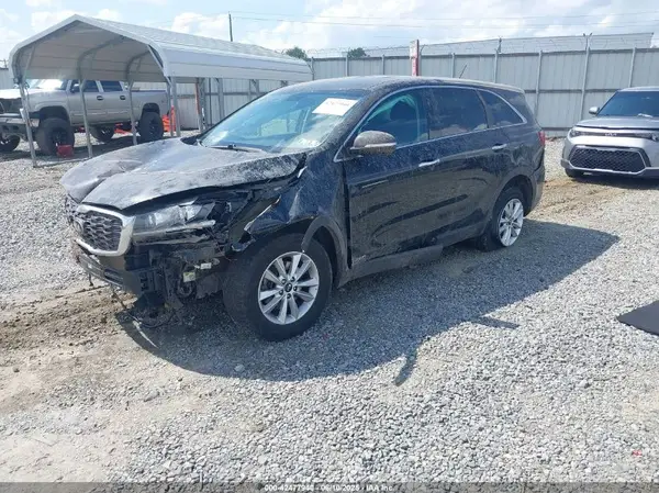 5XYPGDA33KG568704 2019 KIA SORENTO - Image 2