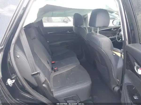 5XYPGDA33KG568704 2019 KIA SORENTO - Image 8