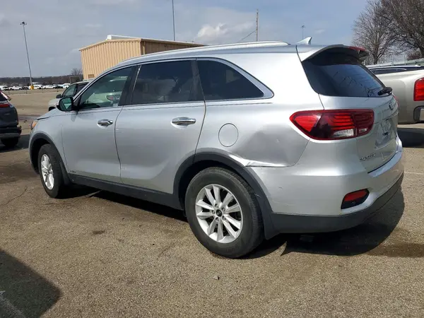 5XYPGDA33KG573949 2019 KIA SORENTO - Image 2