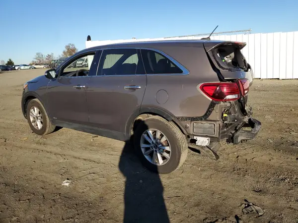 5XYPGDA33KG574406 2019 KIA SORENTO - Image 2