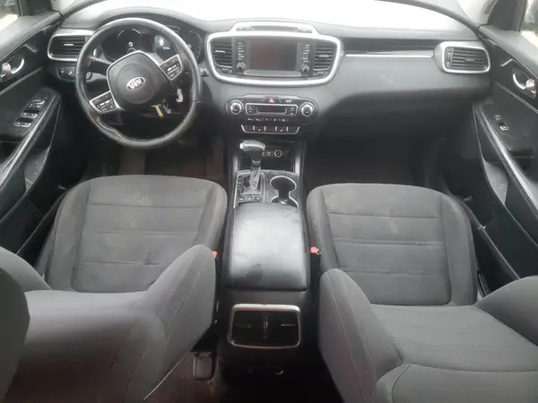 5XYPGDA33KG574504 2019 KIA SORENTO - Image 8
