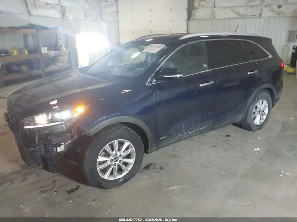 5XYPGDA33LG671879 2020 KIA SORENTO - Image 2